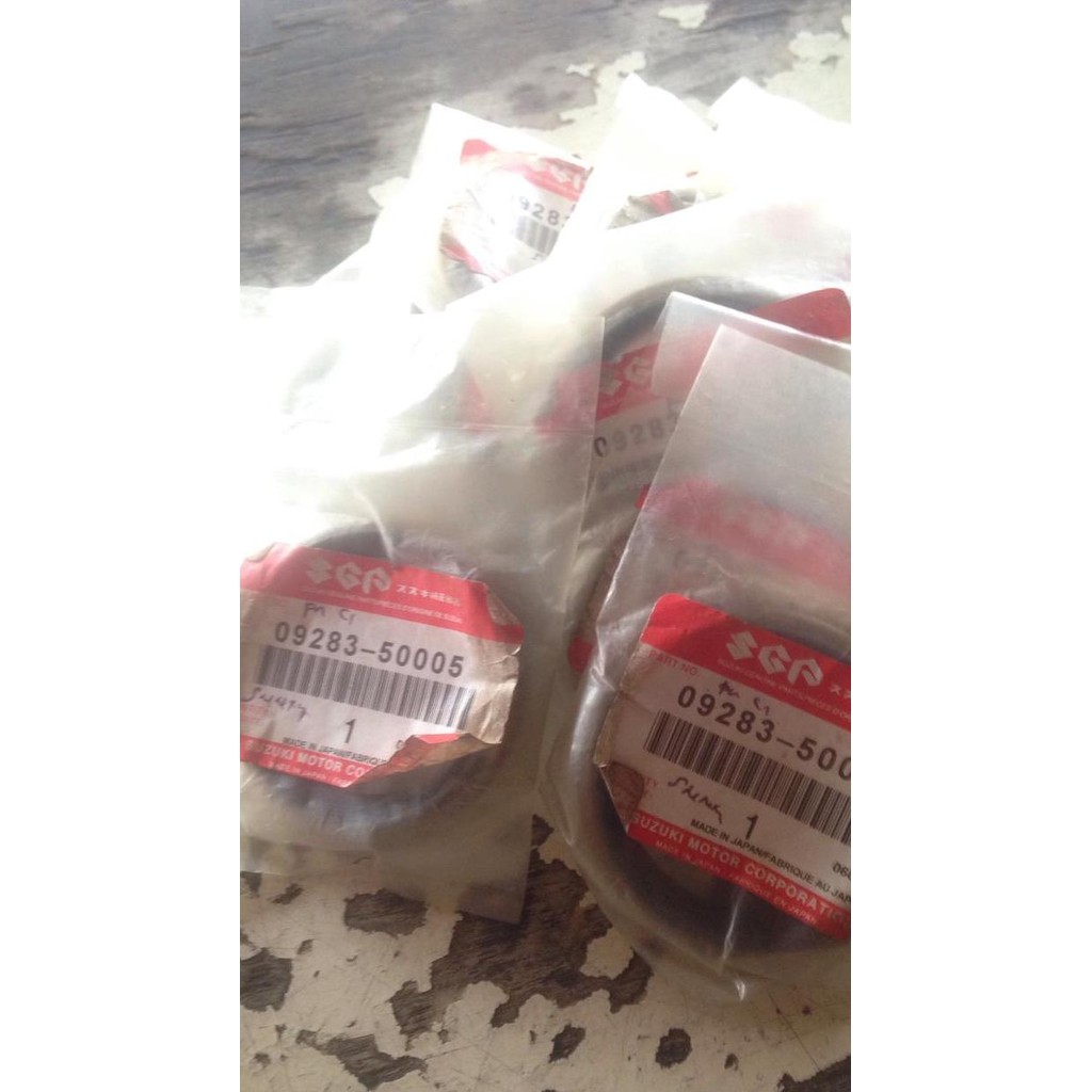 Oli seal roda depan suzuki futura Radiator & Komponen Mobil