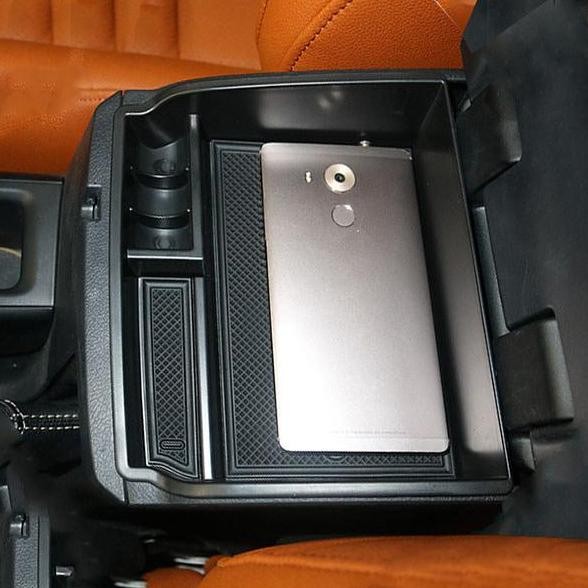 Armrest Storage Box Center Innova Reborn / Venturer 2016 - Up