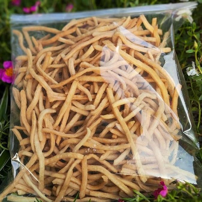 

Cemilan stik 1 kg varian bumbu tabur di luar
