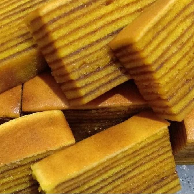 

lapis legit spesial basah ADIKA CAKE 16cm 16cm