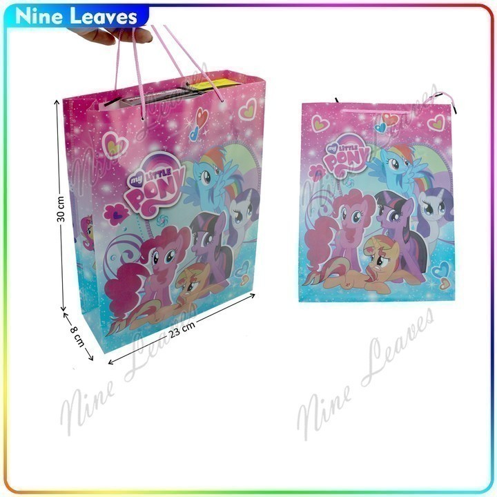 

Tas Tote Bag Karakter Goodie Bag Ulang Tahun Spunbond Tas Kado Hampers Souvenir