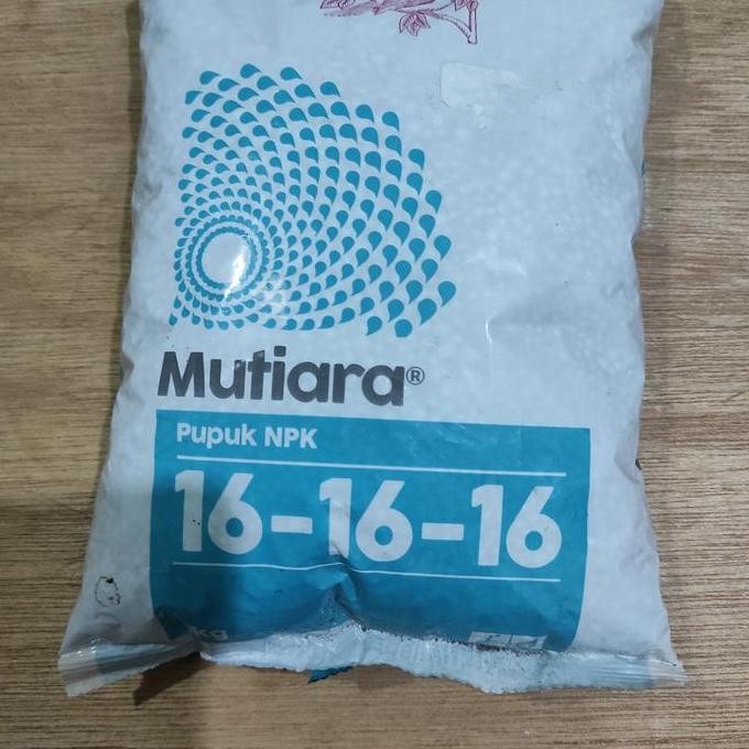 

Terlaris Pupuk Npk 16-16-16 Mutiara 1 Kg