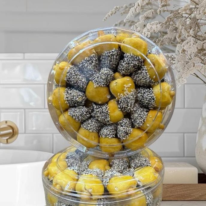 

Terlaris Snackkings Kue Kering Nastar Selai Nanas Kacang Mete Cokelat Wijen Kemasan Toples 500Grm