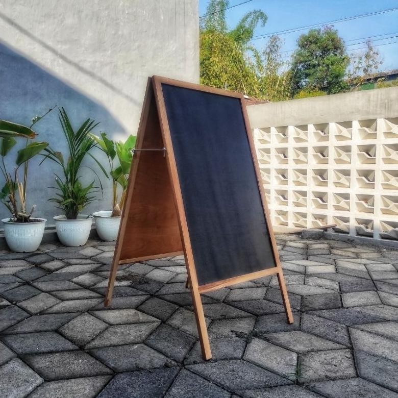 

READY PAPAN KAPUR TULIS DUA SISI, DUA MUKA DEPAN BELAKANG UKURAN 50X80CM GRATIS KAPUR & PENGHAPUS