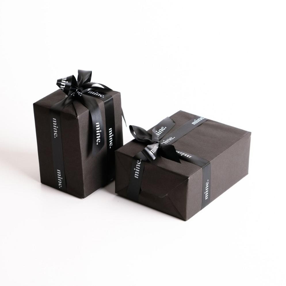 

Make It a Gift - Jadikan Hadiah Dengan Penambahan Kertas Kado, Pita dan Kartu Ucapan