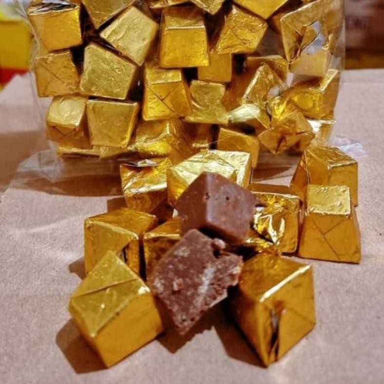

Kt78 Ter-98 Coklat Piramid Leburan Silverqueen Mix Berkualitas