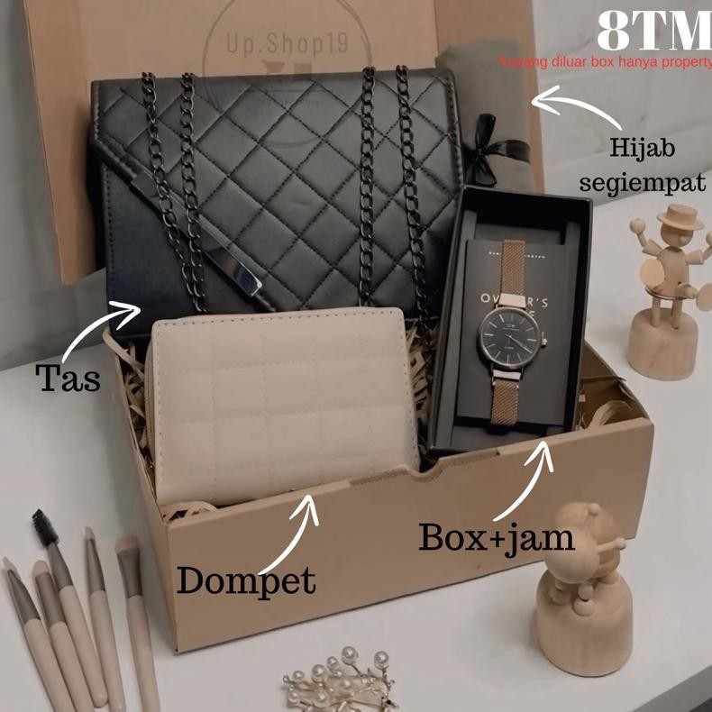 

KADO CEWEK / HADIAH CEWEK /HAMPERS CEWEK / KADO ULANG TAHUN CEWEK / KADO ANNIVERSARRY / HADIAH WEDDING / HAMPERS CEWEK / HAMPERS KADO / HAMPERS WISUDA / KADO WISUDA / GIFTBOX WISUDA