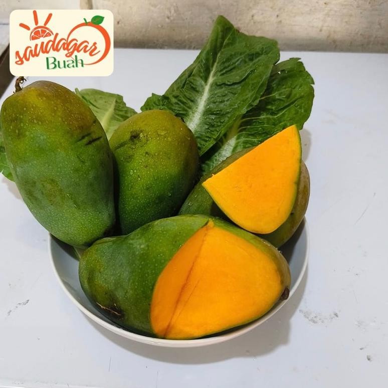 

Perhatian Buah Mangga Harum Manis Tua Pohon 1Kg Jamin Manis