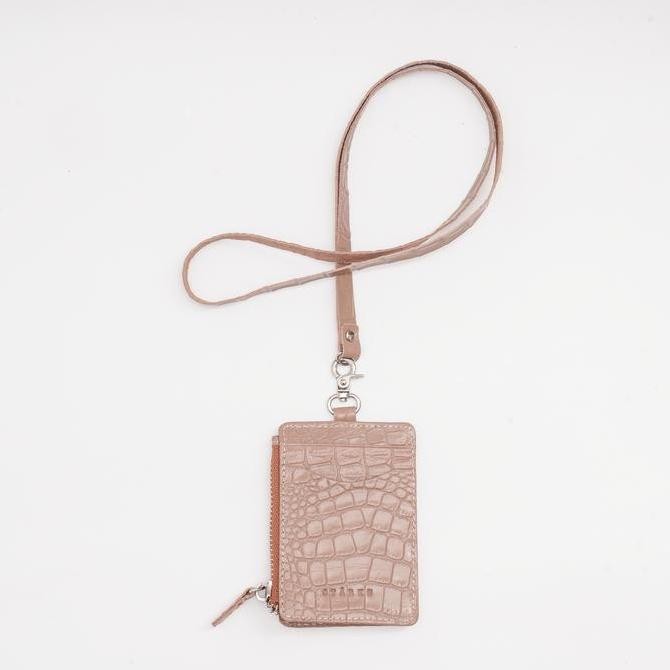 

Name Tag Kulit Asli ID Card Holder STARKE Hustle Hog II Croco Beige Kualitas Original