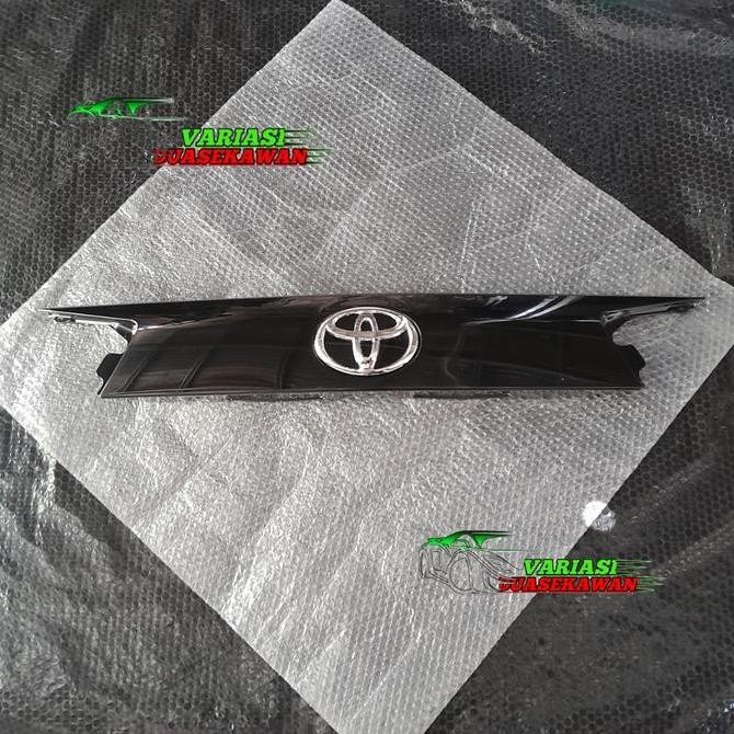 TRUNKLID INNOVA REBORN HITAM GLOSSY Kualitas Original