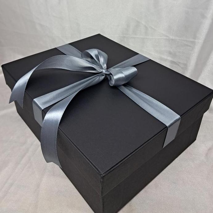 

ready Kotak Kado + Kotak Hadiah + Gift Box + 26x20x10 cm + Kotak Medium + Berpita + Tanpa Pita