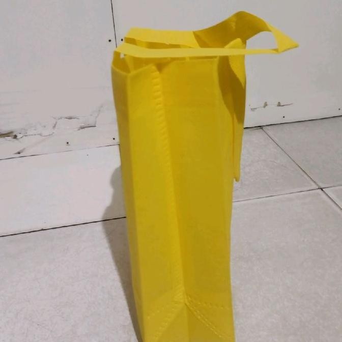 

ready Tas Spunbond Goodie Bag Tas Souvenir Tote Bag Tas Hampers Tas Kado uk : 20 x 9 x 25 cm