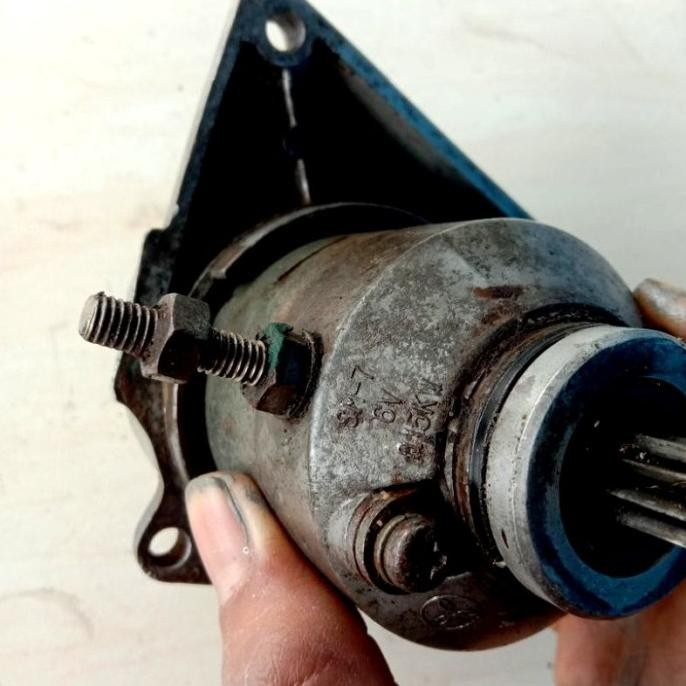 Sparepart dan Aksesoris kendaraan  Dinamo Stater Yamaha V80 pnp v80 super deluxe Robot vseris. Origi