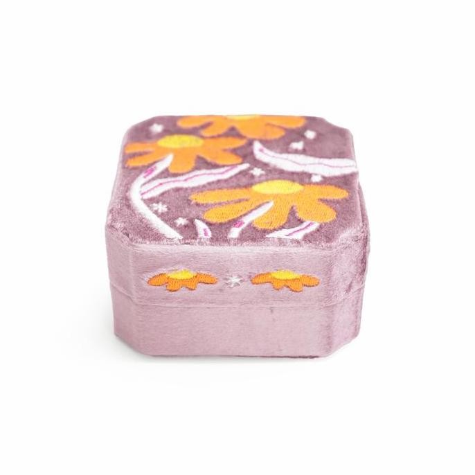

Terlaris [Gift Not For Sale] 2024 Make Over Cushion Box Mo X Nyb - Mauve