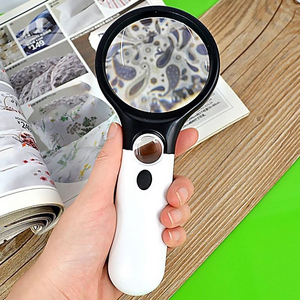 

Kaca Pembesar LED 2in1 Pembesar 3 LED Membaca Magnifying Glass Dengan Lampu AST