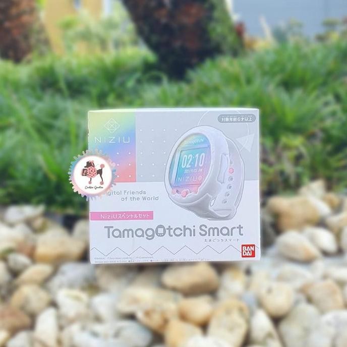 Tamagotchi Smart NiziU Special Set