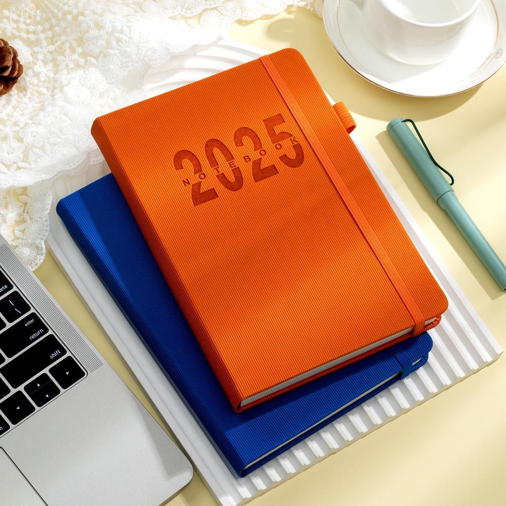 

Buku Agenda Softcover Monthly Planner Notebook 360 Halaman Buku Rancangan 2025 Kulit PU Premium A5 AST
