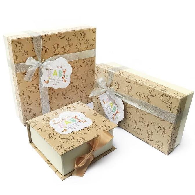 

ready stock Kotak / hard box dan kartu ucapan (kotak kosongnya saja)