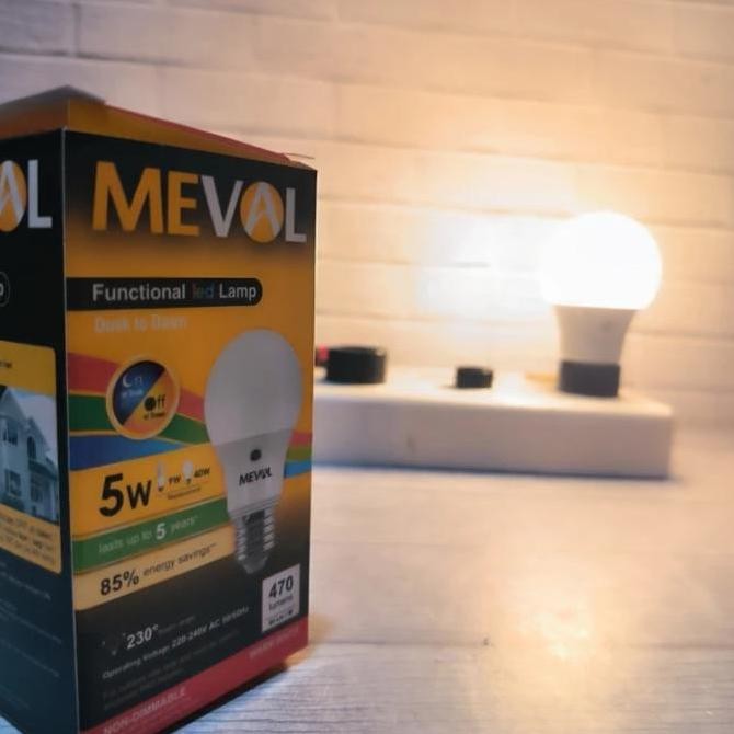 Tersedia LAMPU SENSOR LED 5 WATT CAHAYA KUNING MALAM MENYALA OTOMATIS MEVAL SNI