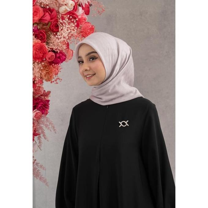 Klamby - Plain Scarf Monogram Chain