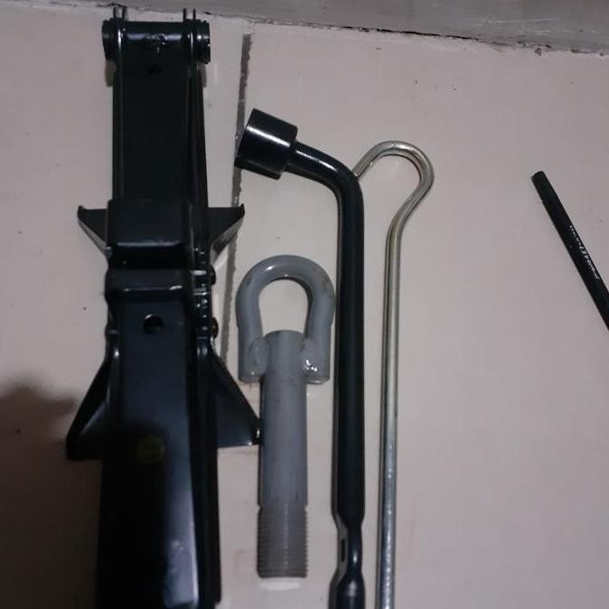 dongkrak mobil.ayla.sigra.agya.calya