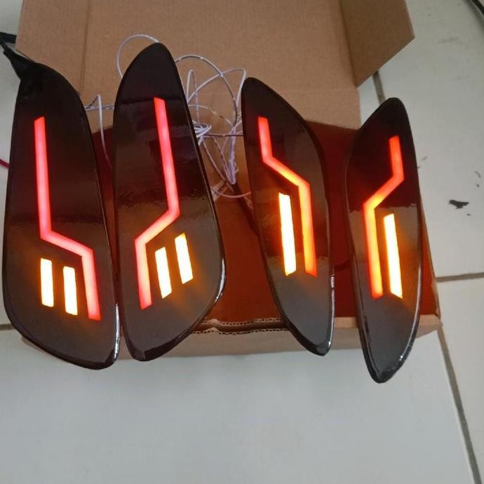 sein custom ala ala Vespa metic sprint senja merah sein kunin lampu sein vespa metic Lampu