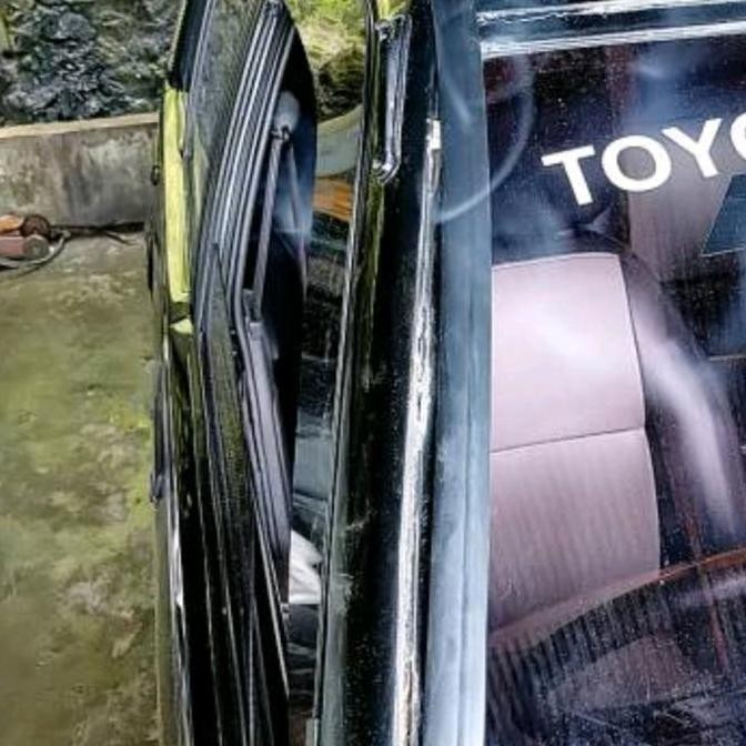 . KARET ATAP STARLET KOTAK KARET MOLDING ROOF STARLET KOTAK KANAN KIRI