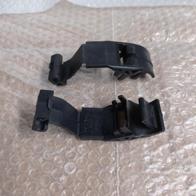 . klip radiator atas Bmw E36