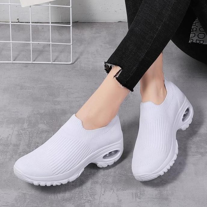 Sepatu Sneakers Wanita Slip On Import Kets Casual Tanpa Tali Terbaru (Best Quality)
