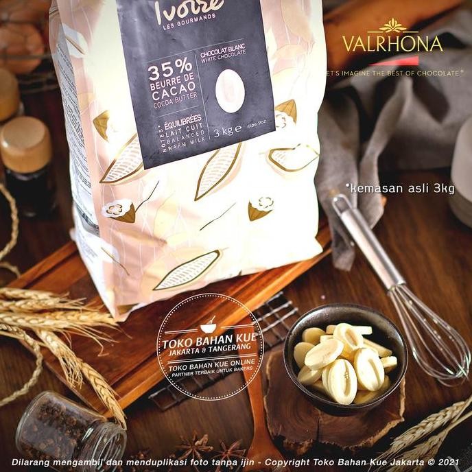 

Valrhona Ivoire 35% 100Gr White Chocolate Couverture Cokelat Putih Keping Coklat Baking