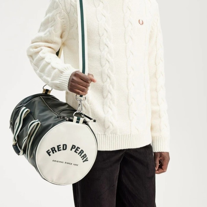 Tas Fred Perry Boston Bag Classic Barrel Bag Night Green Ecru