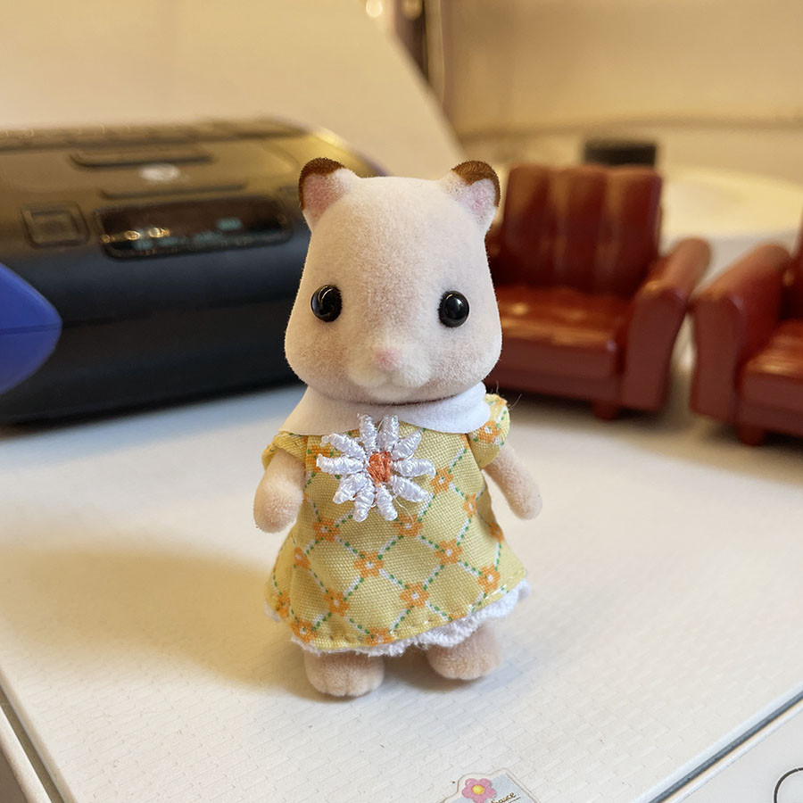 Mainan Berkelompok Rumah-rumahan Sylvanian Families untuk Anak Perempuan Boneka Hamster Sister Ukura