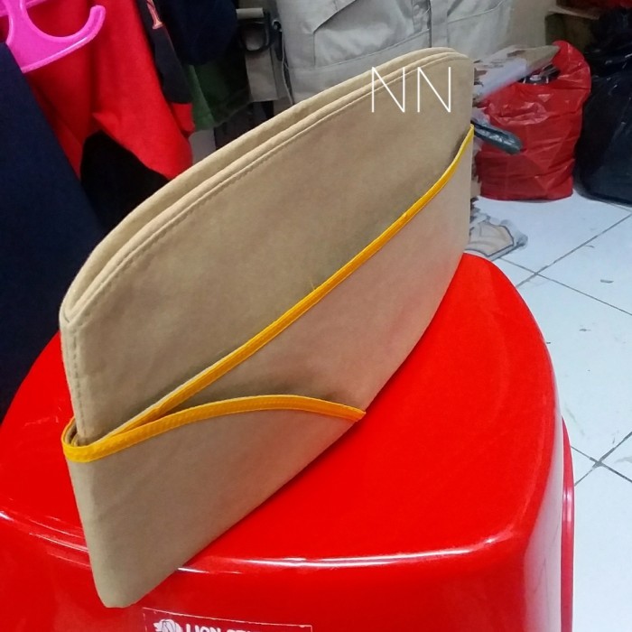 

Topi Mut Stip Lis Kuning