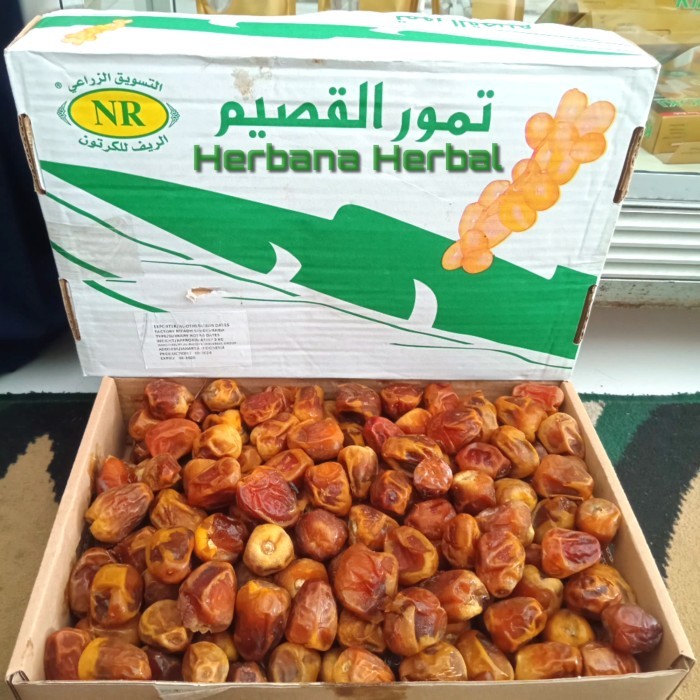 

Kurma Sukkari Al Qosim Jumbo kualitas baik 1dus besar 3kg
