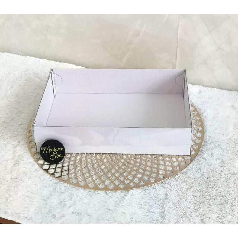

SALE BOX MIKA SESERAHAN - DUS HANTARAN - KOTAK SOUVENIR 31x21x7 - WK (ISI : 10 PCS) QV21
