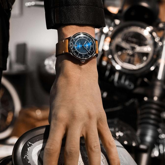 MIDO Multifort M040.407.16.040.00 Jam Tangan Pria Stainless Steel 316L Biru