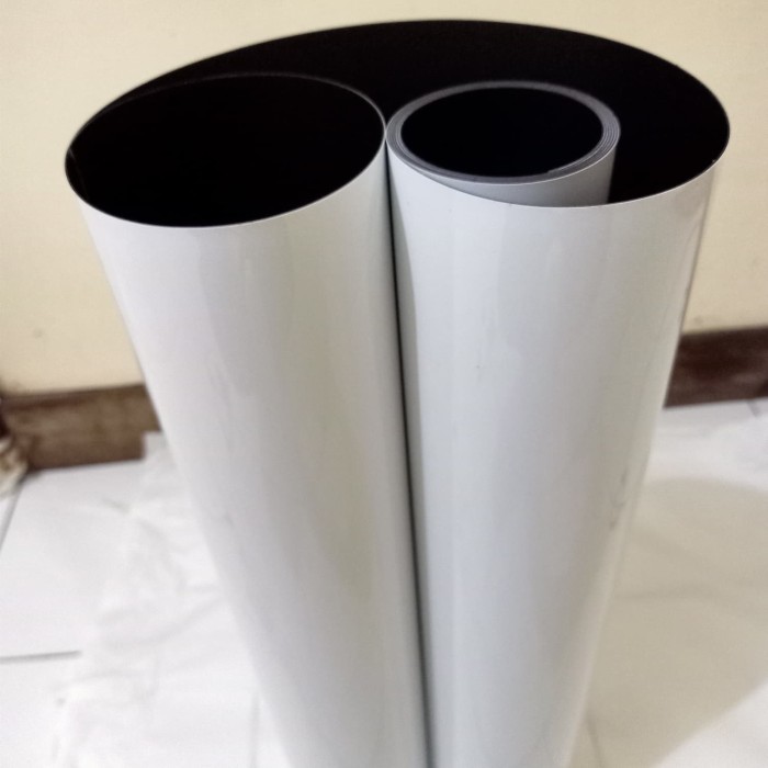 

MAGNETIC WHITE BOARD TEBAL 0,7MM X 60CM X 100CM