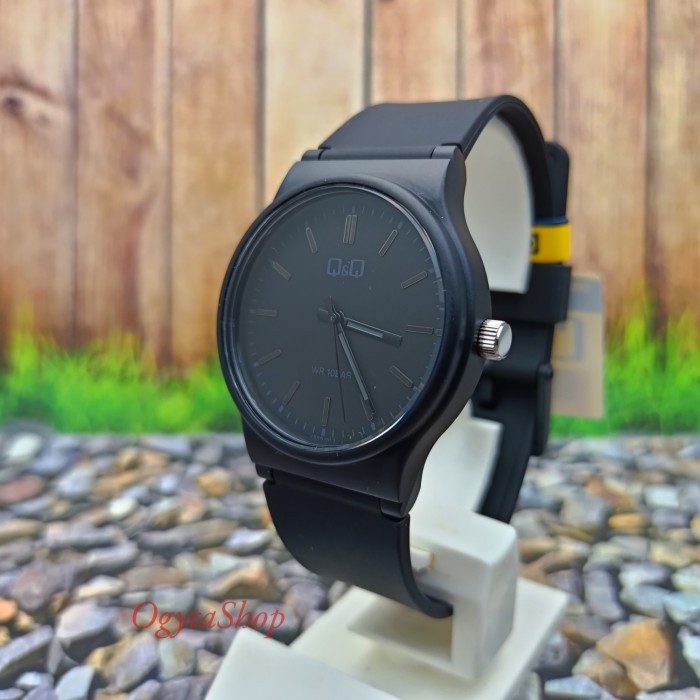 Jam Tangan Pria Q&Q Qq Analog Strap Karet Hitam Vs50J017Y Original