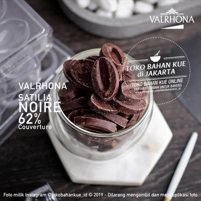 

Valrhona SATILIA NOIRE 1kg Dark Chocolate 62% Couverture Cokelat Coin