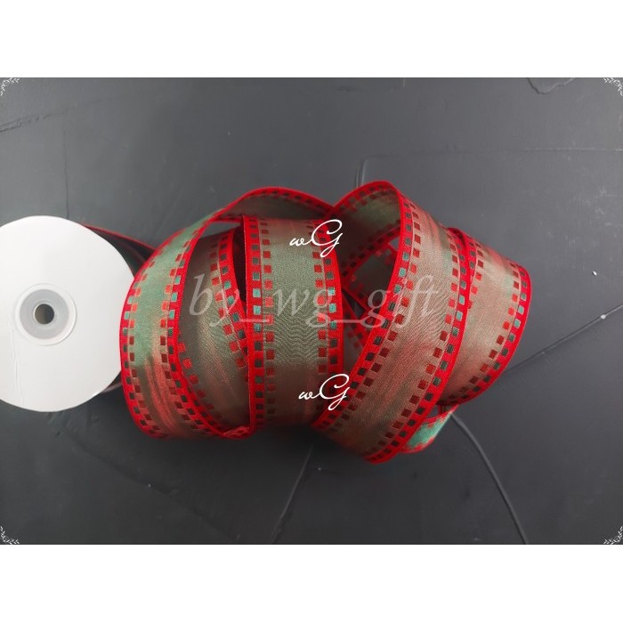 Pita Putih Garis Gliter Merah Dan Silver; Lebar 3.8 Cm; Pjg 20 Yard