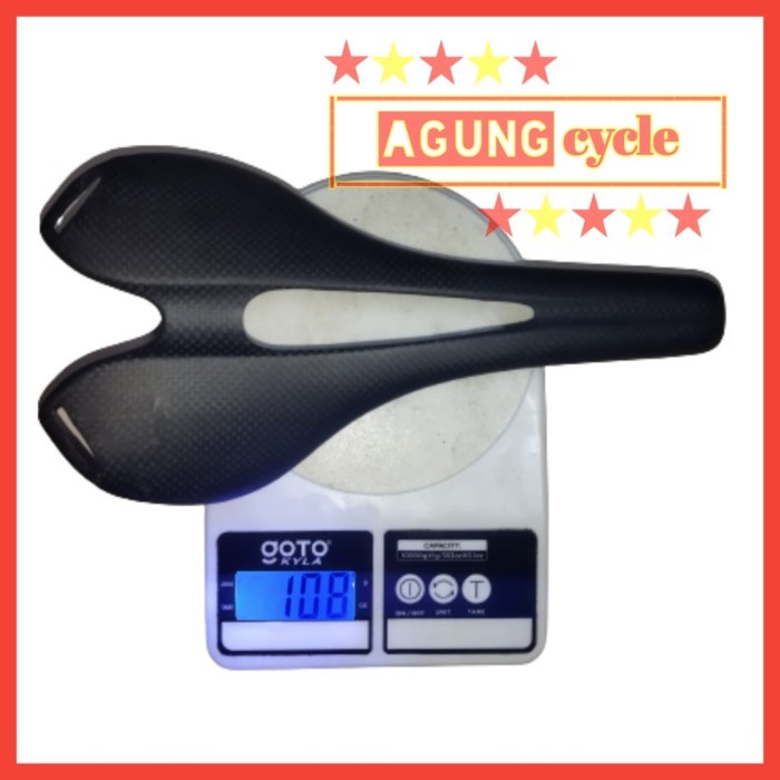 Terlaris SADEL SEPEDA ROADBIKE FIXIE FULL CARBON FIBER ULTRALIGHT SADDLE RINGAN SALE