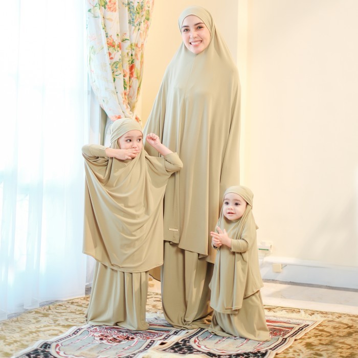 Lozy Hijab - Shameera Prayer Set (Mukena Set Jersey Lozy X Hamidah)