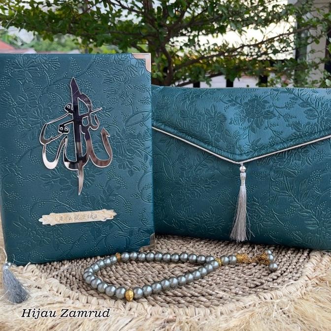 

AL-QUR'AN CUSTOME NAMA DE'FLOWER CLASIC + POUCH. FREE TASBIH KRISTAL 2202