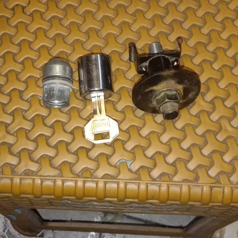 Kunci Ban Serep Rush Terios