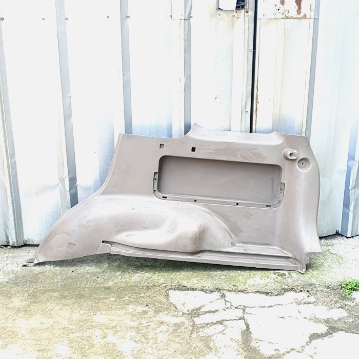 DOORTRIM COVER BACKLEADING SISI KANAN BAGASI/ BELAKANG FORD ESCAPE 2300CC XLT