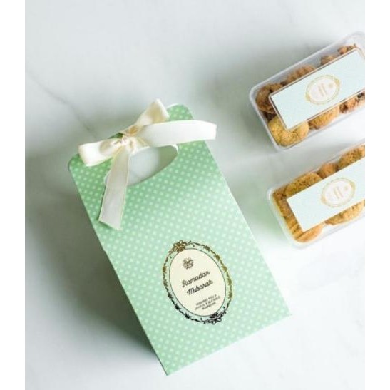 

{{{{}}] Box Lebaran 2 Toples/ Box Kue Kering Lebaran