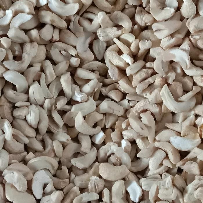 

BARANG TERLARIS Mede pecahan mentah 1kg Organik