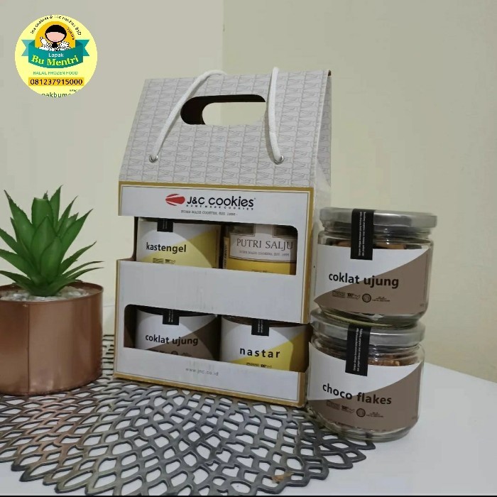 

PROMO !!! SALE TERLARIS HAMPERS LEBARAN JNC COOKIES ISI 4JAR READY