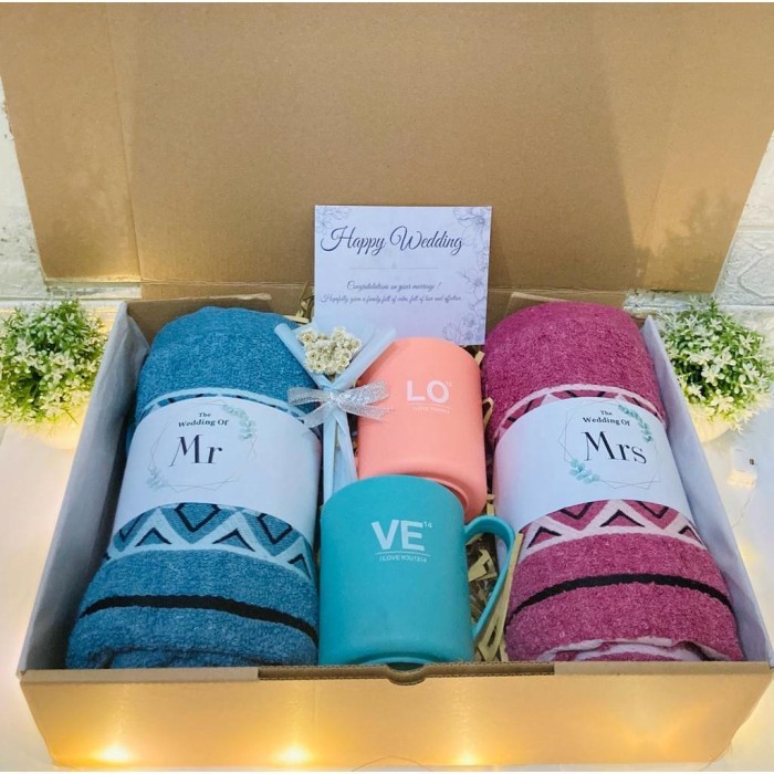 

Hampers Handuk Dan Mug Couple/ Hampers Handuk/ Hampers Mug/ Kado