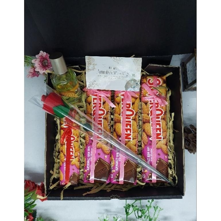 

wdr-75 Hadiah valentine coklat buket hampers gift box ulang tahun wisuda Sale